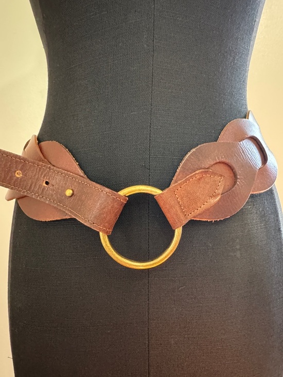 Old Navy Accessories - Thick Brown Leather Belt with Gold Ring Accent